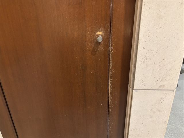 笠間市のゴルフ場クラブハウスのトイレ内木枠補修
