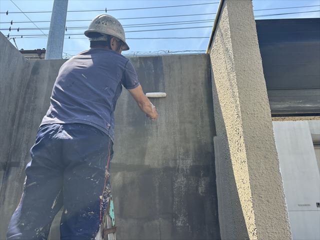 守谷で先日 外塀をベルアートで塗装したお宅。本日は残っていた外塀の内側の塗装をしてきました。