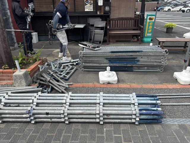 足場　メッシュシート