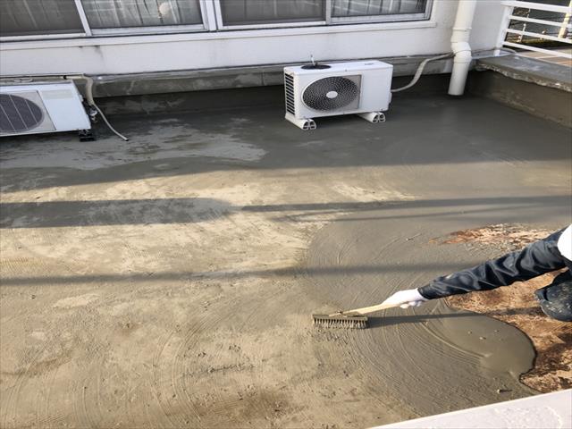 今治市でベランダからの雨漏り補修、シート防水工事！