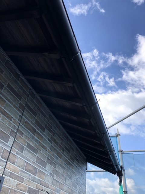 今治市で雨樋交換工事完成しました。