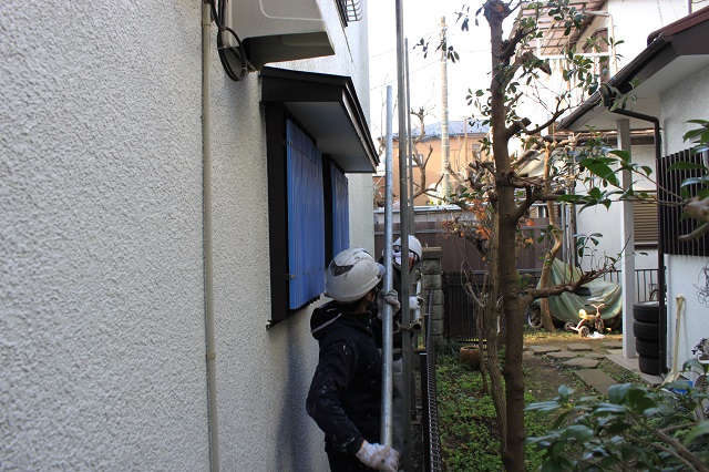入間市 外壁塗装 単管足場 狭小