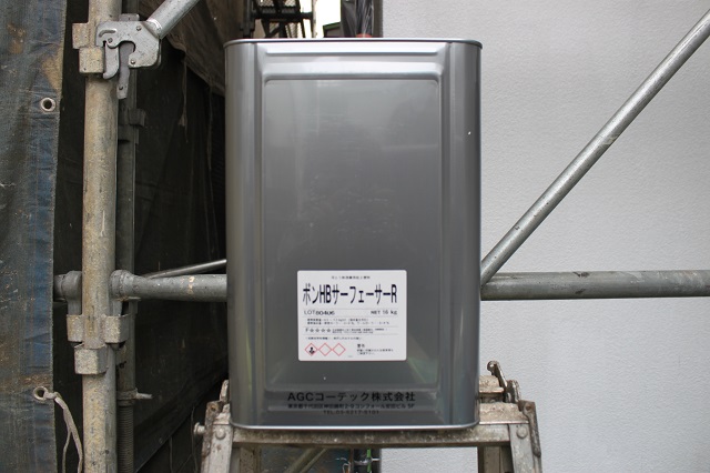 所沢市にてＡＧＣコーテック・ルミフロンにて塗装中。