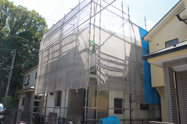 所沢市/塗装工事前の養生はシッカリと丁寧に。