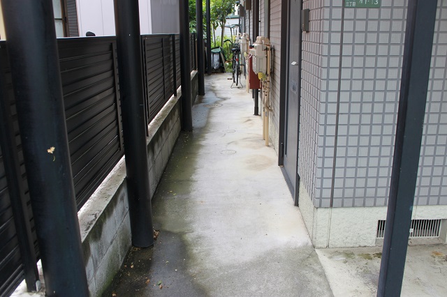 所沢市/アパート通路床塗装。