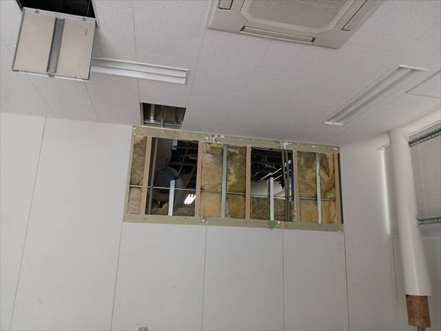 配管工事前の壁