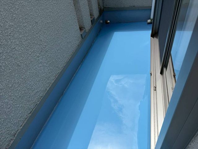 大阪市生野区で3階のベランダをウレタン塗膜防水しました。