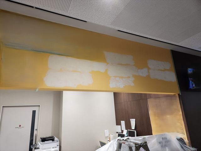 案内板パテ処理終了