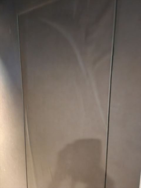 壁紙が縮んだPS扉