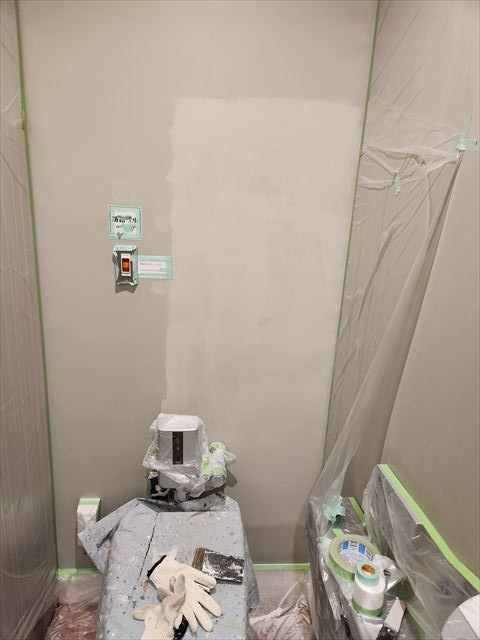 ボード面に下塗り