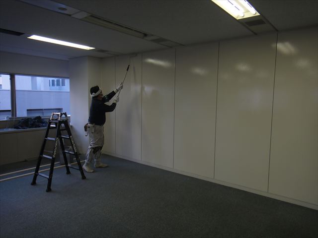 事務所パーテーション塗装