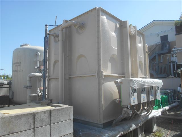 大阪市鶴見区で施設にあります受水槽の塗装工事を行いました。