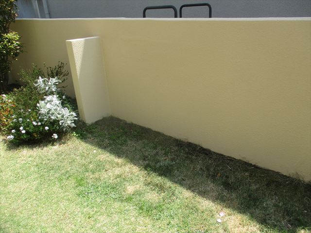 裏庭の塀塗装完了