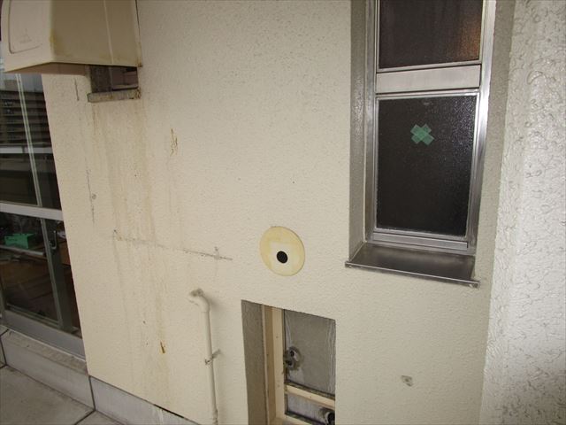 大阪市旭区にある集合住宅のベランダ外壁（一部）塗装しました。