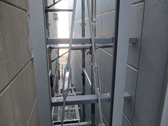 東大阪市で新築倉庫兼工場の鉄骨部分の塗装を施工しました。