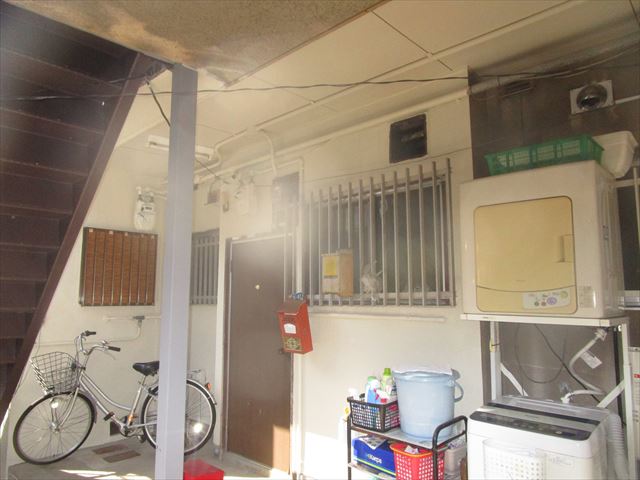 玄関廻りの養生取った後