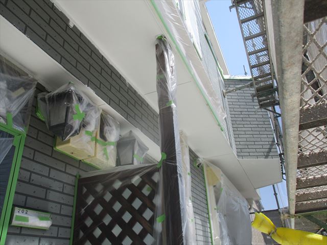 堺市の共同住宅のｻｲﾃﾞｲﾝｸﾞ面の塗装工事を行いました。