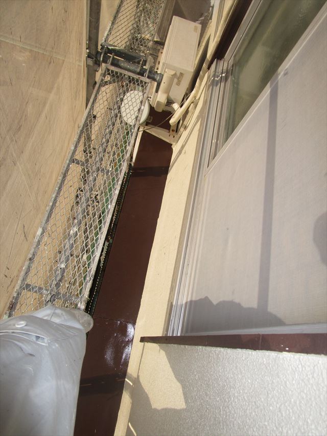 上塗りした庇