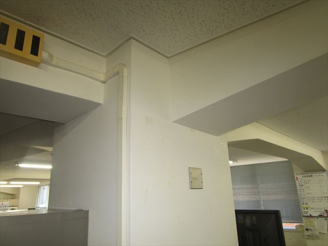 事務所の柱と梁
