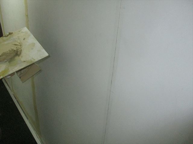 大阪市淀川区で事務所内リニューアル塗装工事をおこないました。