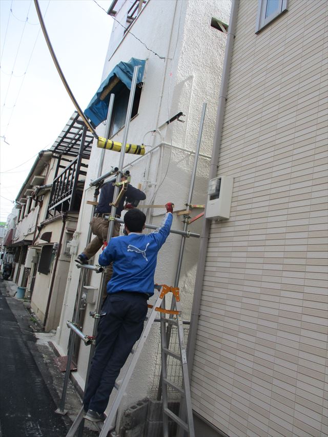 足場解体作業