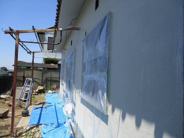 す塗りした壁