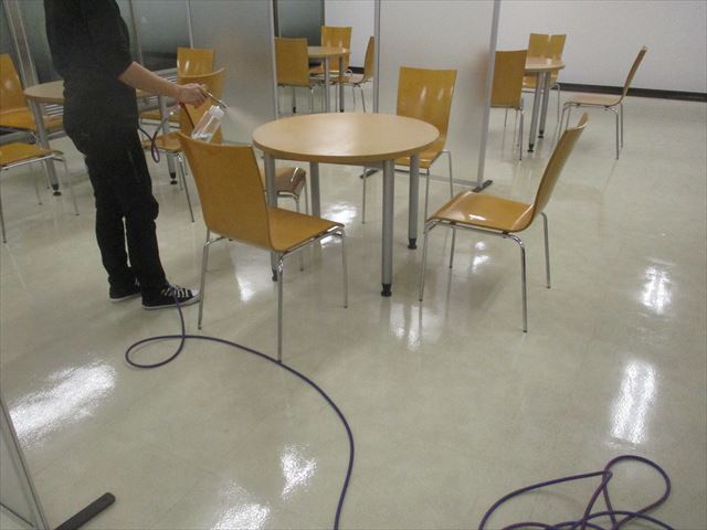 大阪市中央区の事務所ビル内でソファー、テーブル等を抗菌塗布しました。