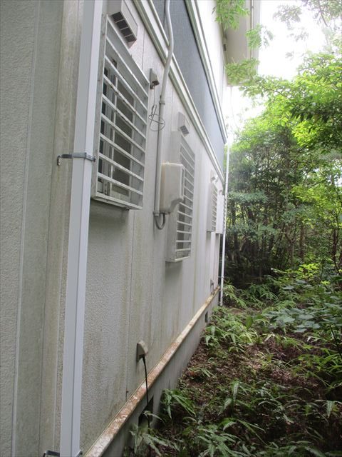 外壁の汚れ筋から雨だれ・排気の影響を読み取る