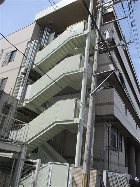 外部階段塗装工事完