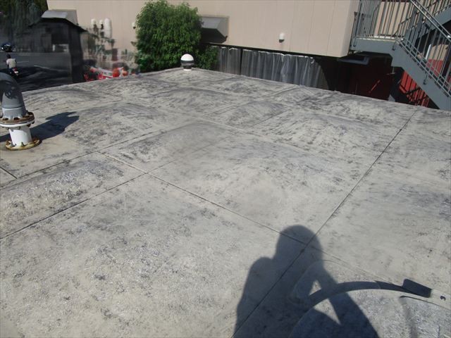 塗装前の受水槽上部