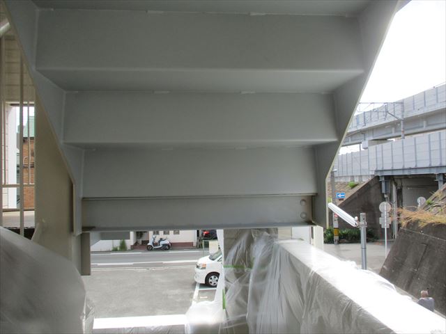階段さび止め塗装後