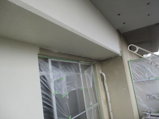 ベランダ壁シーラー塗布
