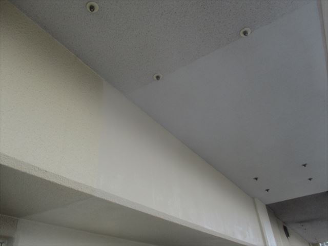 煤が消えた天井と壁