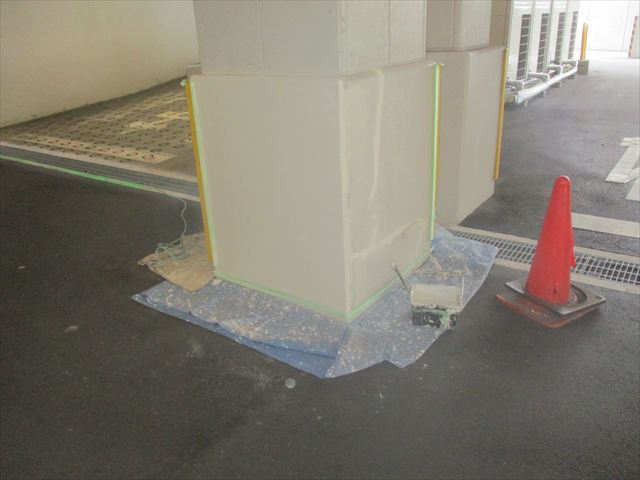 柱壁塗装１回目