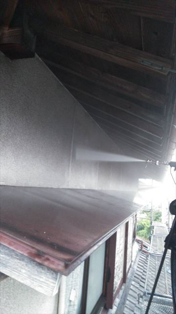 垂井町の二階建ての和風住宅で高圧洗浄を行いました