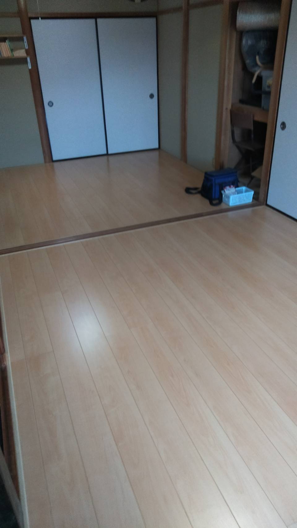 フロアー貼り