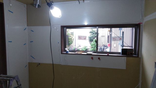 キッチンパネル貼り