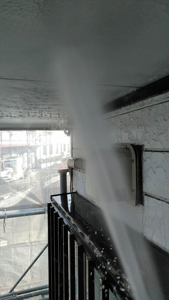 大垣市中野町で外壁塗装工事が始まりました