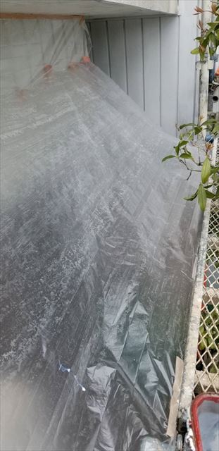 岐阜市で玄関前の軒天塗装を行いました