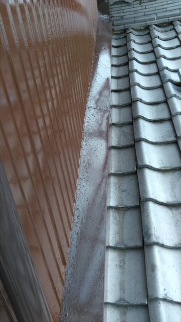 下屋根水切り作業