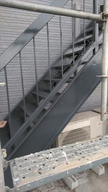 安八町階段作業