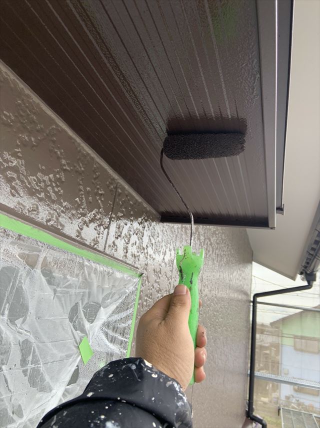 庇軒天上作業