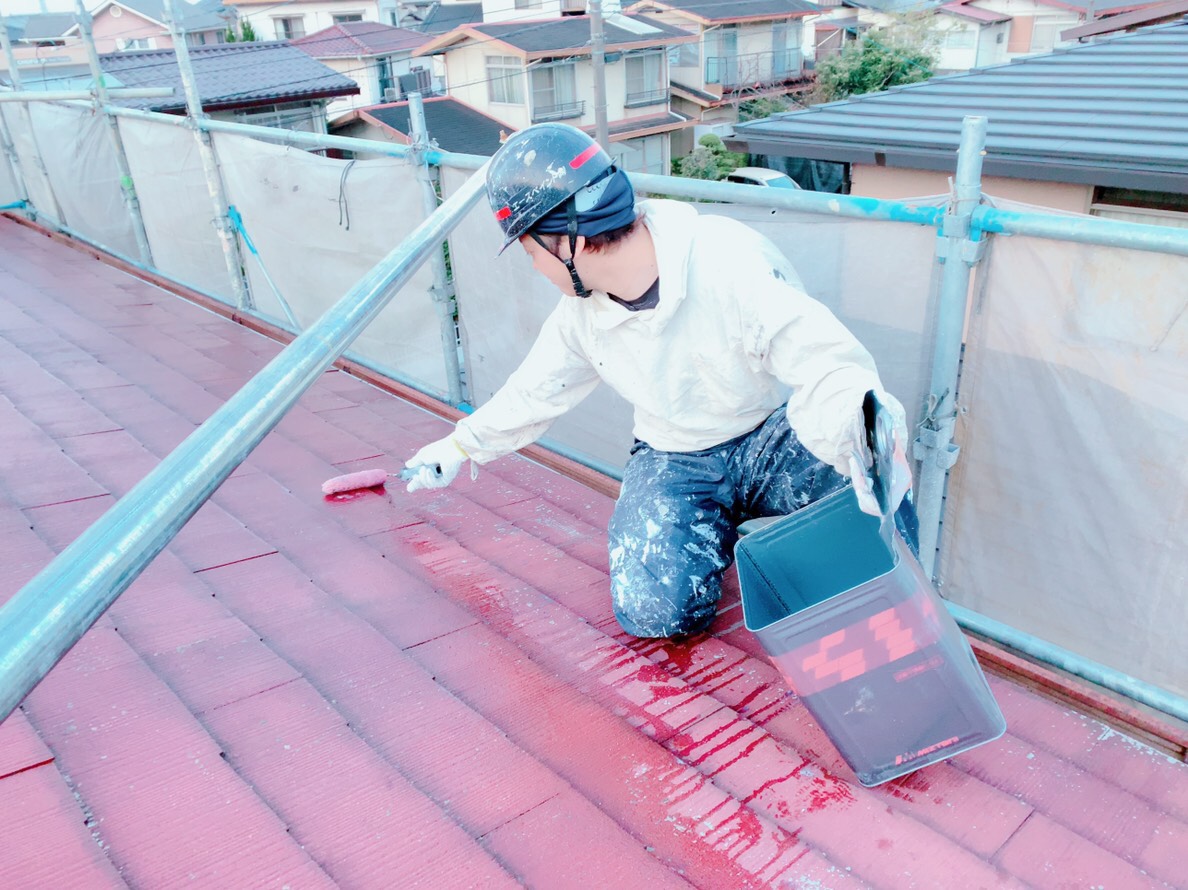 大分市　高城｜屋根の下地塗装をしました。水谷ペイントの水系パワーシーラーⅡを塗りました。　