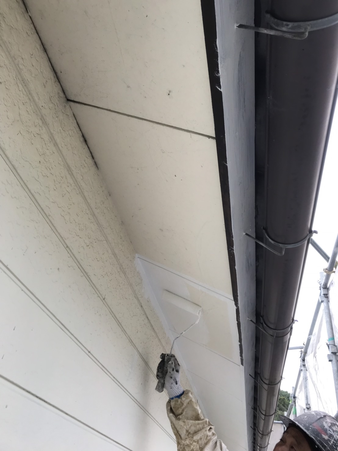 大分市竹中｜O様邸｜軒天上塗り状況
