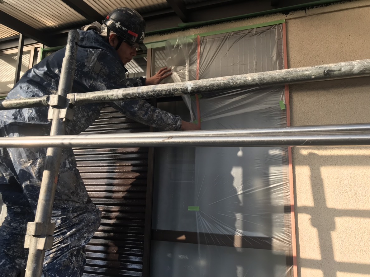 大分市葛木｜T様邸　養生・クラック処理・下地塗装