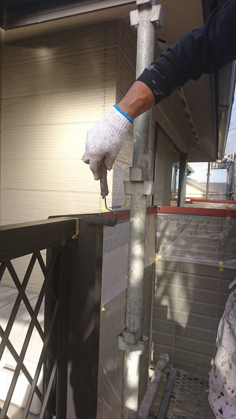 大分市高江　S様邸　ベランダ笠木鉄部塗装・下屋根水切り塗装作業　
