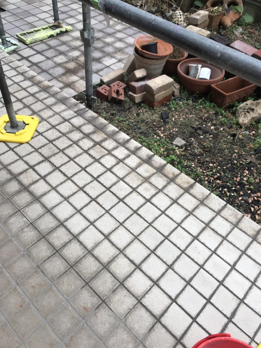 大分市藤の台　N様邸　玄関タイル　アプローチタイル　数十年の頑固な汚れも綺麗に取れました！　