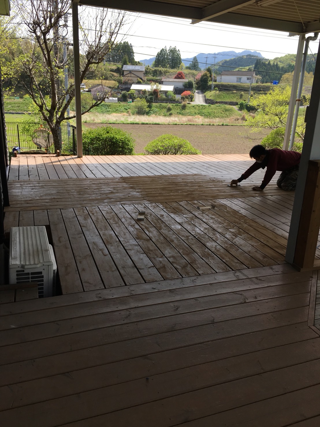 豊後大野市三重町｜ウッドデッキ塗装前の素地調整作業を行いました。