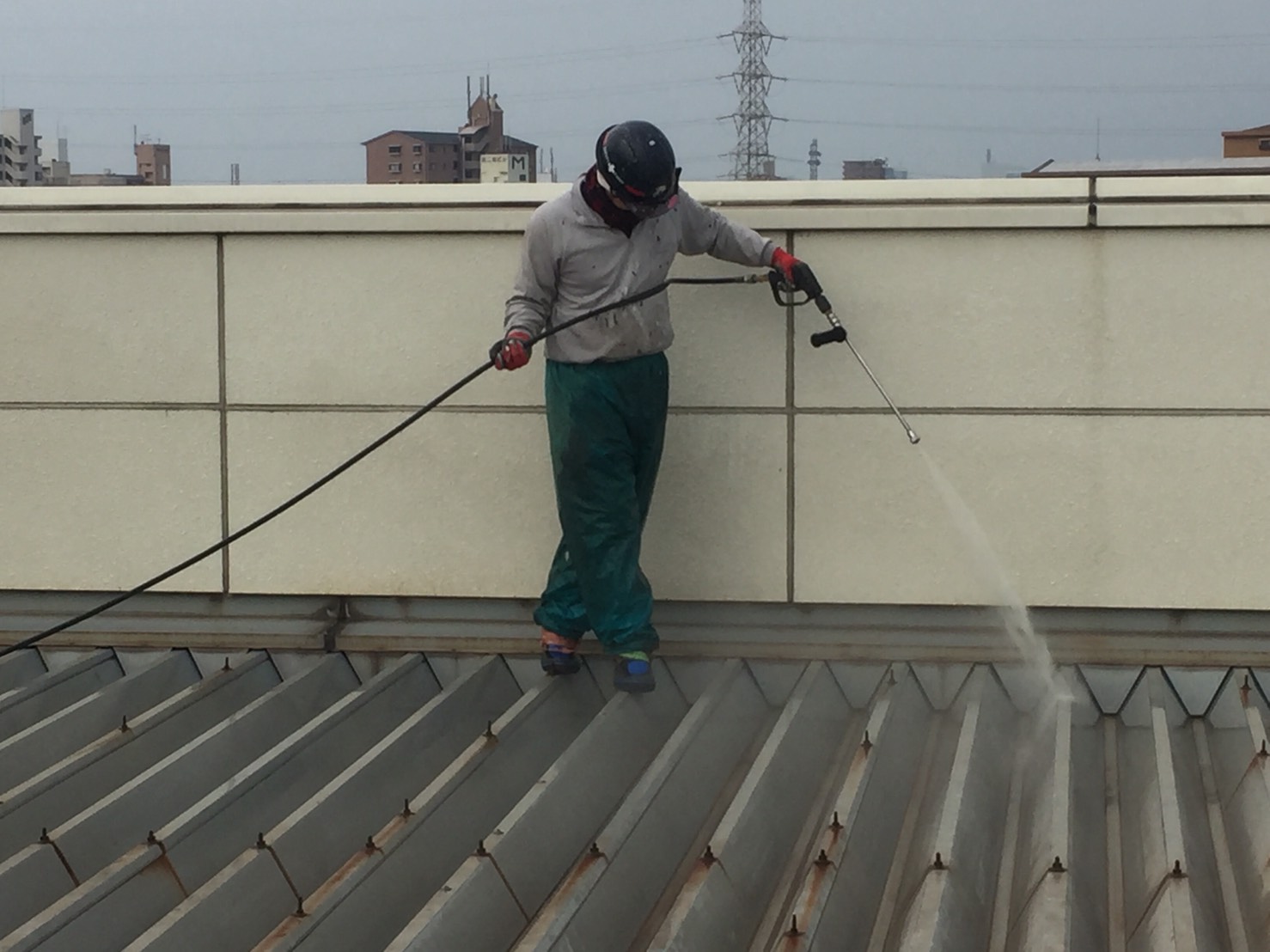 大分市萩原｜ATTS様社屋の折半屋根洗浄工事