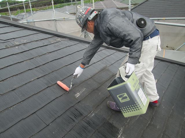 大分市｜I邸様｜屋根の下塗り塗装状況